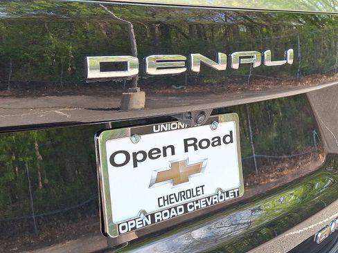 Used 2025 GMC Yukon Denali AWD/4WD image 29