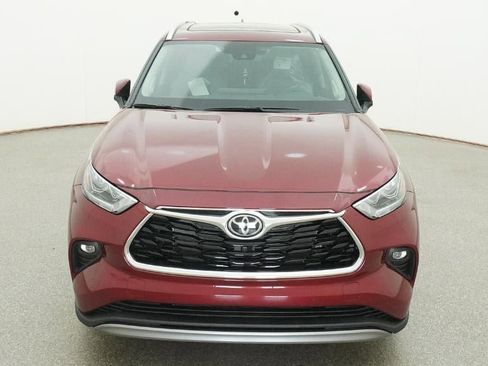 New 2026 Toyota Highlander Platinum image 15