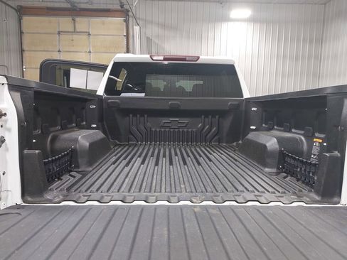 Used 2024 Chevrolet Silverado 1500 LT AWD/4WD image 12