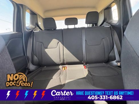 Used 2023 Jeep Renegade Latitude w/ Premium Group AWD/4WD image 17
