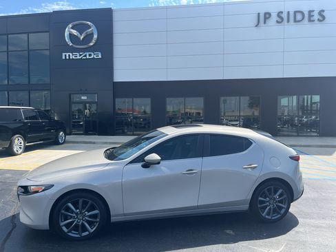 Used 2023 MAZDA MAZDA3 s FWD image 2