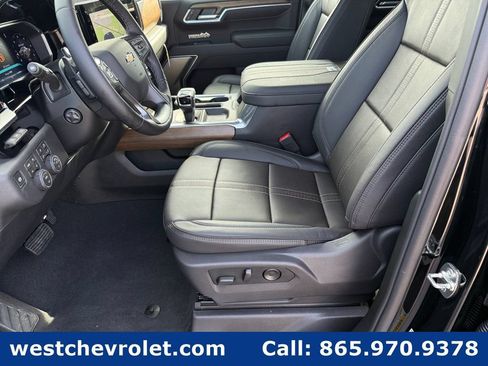 New 2026 Chevrolet Silverado 1500 High Country w/ High Country Premium Package AWD/4WD image 10