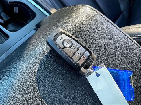 Used 2024 Ford Expedition Max XLT AWD/4WD image 29