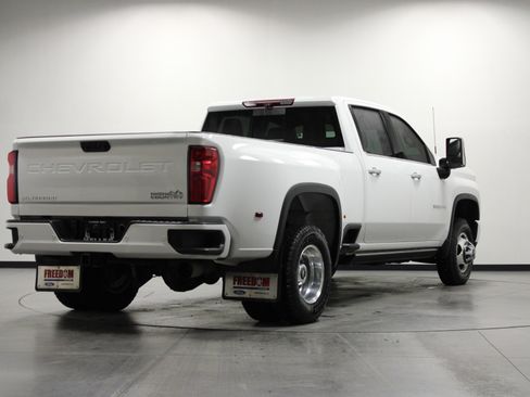 Used 2023 Chevrolet Silverado 3500 High Country w/ Technology Package image 4