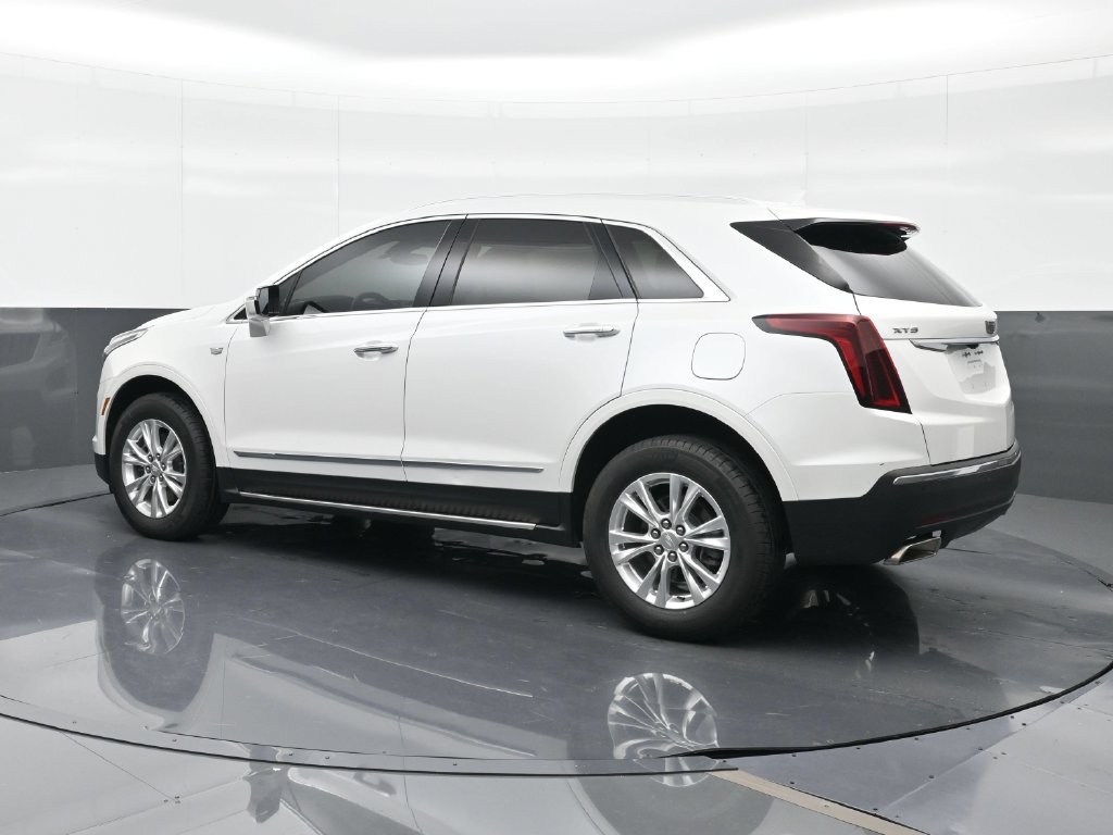 Used 2023 Cadillac XT5 Luxury FWD image 2