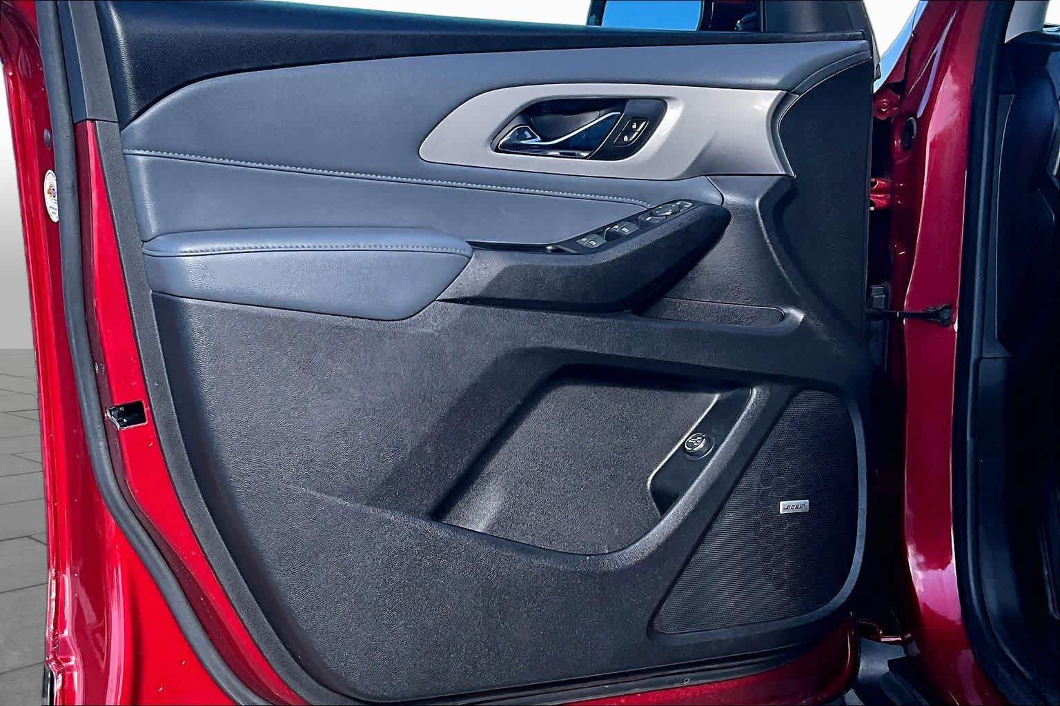 Used 2020 Chevrolet Traverse LT w/ LT Premium Package FWD image 19