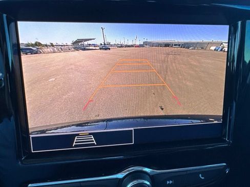 Used 2020 Chevrolet Traverse LT FWD image 25