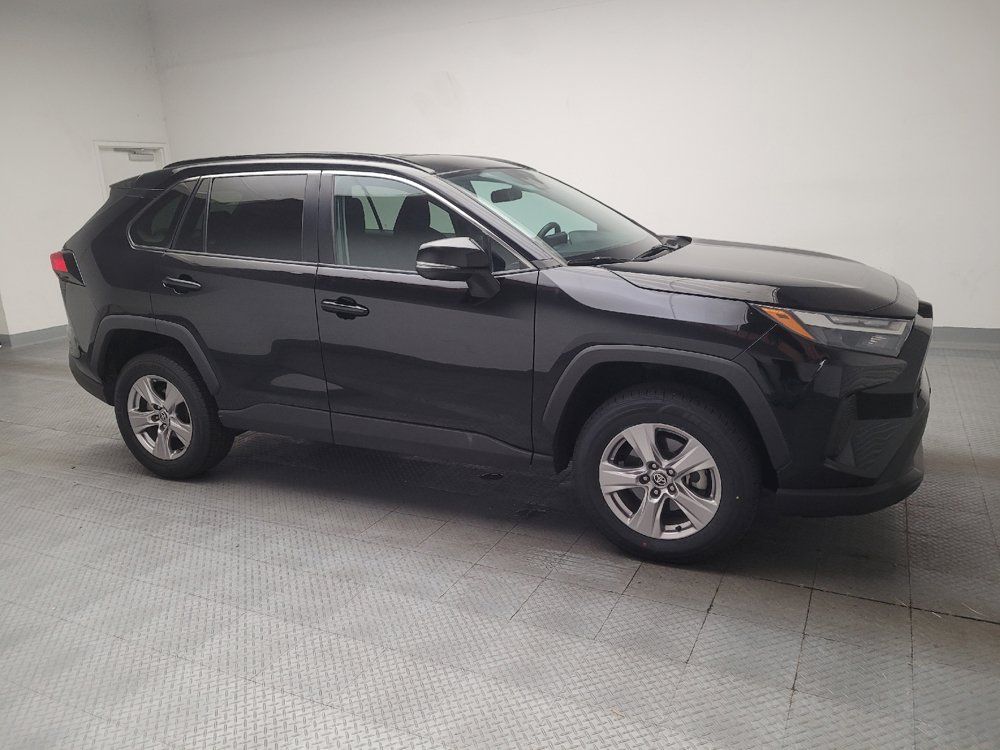 Used 2022 Toyota RAV4 XLE FWD image 11