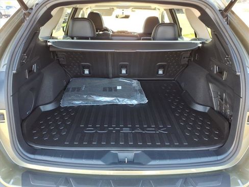 Used 2022 Subaru Outback Limited AWD/4WD image 10