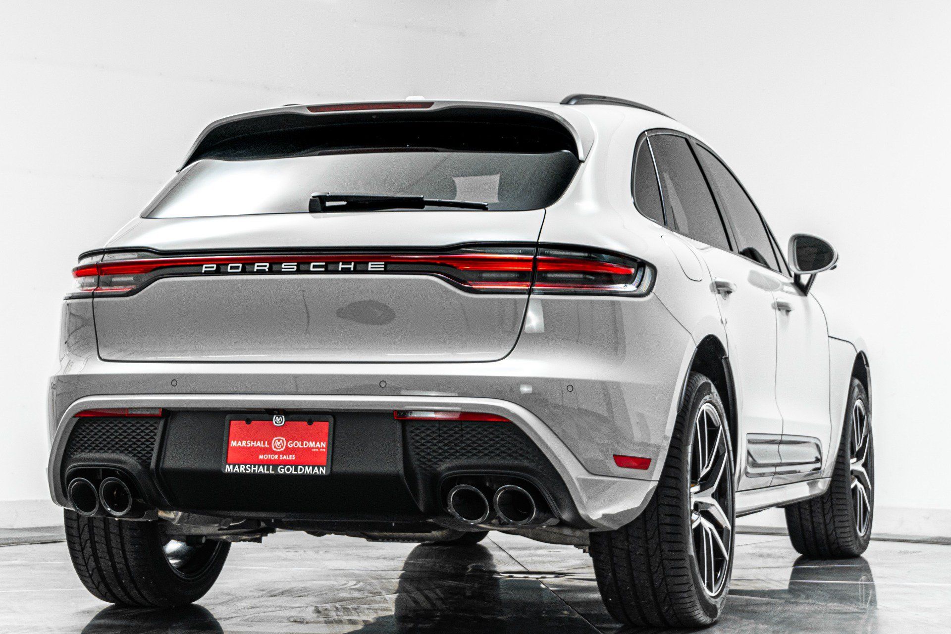 Used 2026 Porsche Macan AWD/4WD image 9