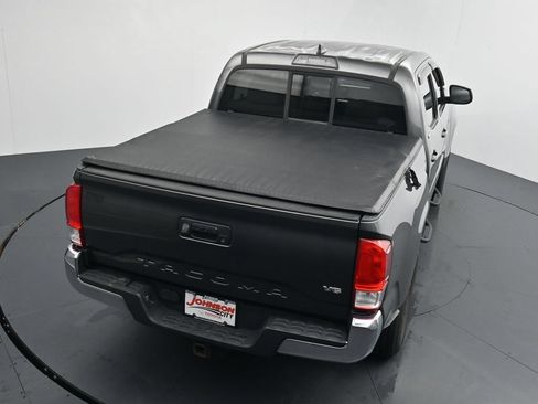 Used 2016 Toyota Tacoma SR5 w/ Towing Package RWD image 28