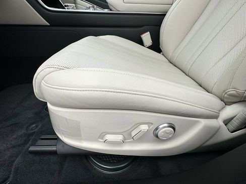 Used 2025 Genesis GV80 2.5T Select AWD/4WD image 18