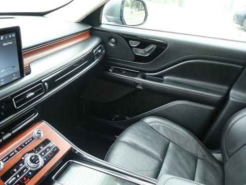 Used 2022 Lincoln Aviator Reserve w/ Equipment Group 201A AWD/4WD image 28