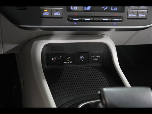 Certified 2024 Hyundai Kona SEL AWD/4WD image 14
