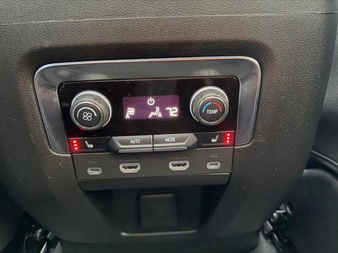 Used 2023 Chevrolet Suburban Premier w/ Advanced Technology Package image 29