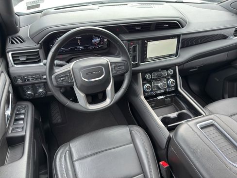 Used 2024 GMC Yukon Denali image 9