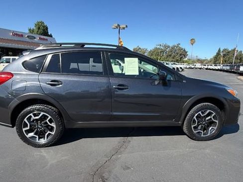 Used 2016 Subaru Crosstrek 2.0i Premium AWD/4WD image 3