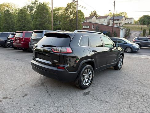 Used 2019 Jeep Cherokee Latitude Plus AWD/4WD image 5