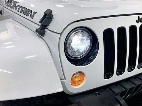 Used 2017 Jeep Wrangler Unlimited Sahara AWD/4WD image 30