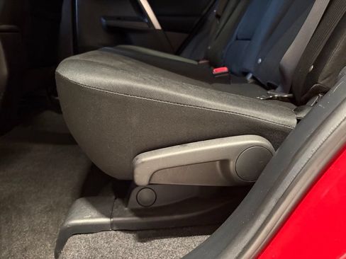 Used 2015 Toyota RAV4 LE AWD/4WD image 17