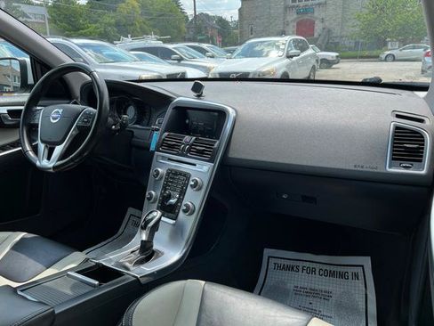 Used 2017 Volvo XC60 T5 FWD image 17