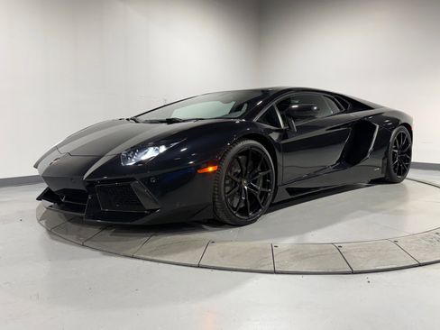 Used 2014 Lamborghini Aventador LP 700-4 image 2