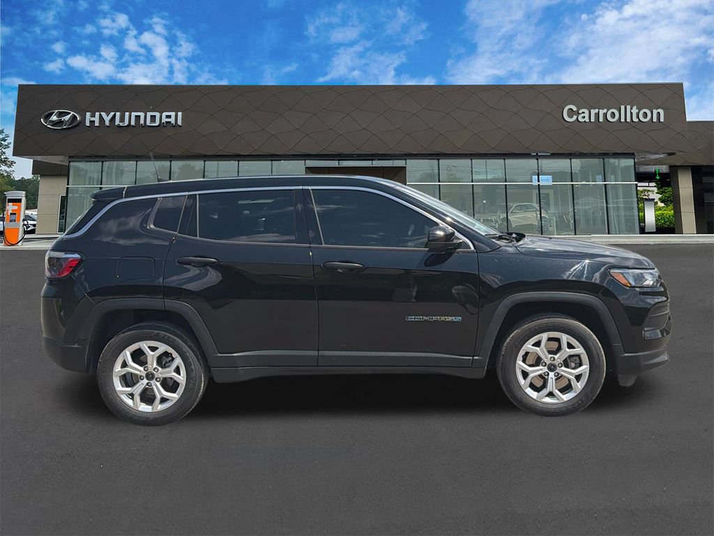Used 2025 Jeep Compass Sport AWD/4WD image 4