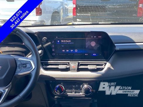 Used 2025 Chevrolet TrailBlazer LT w/ LT Cold Weather Package FWD image 21