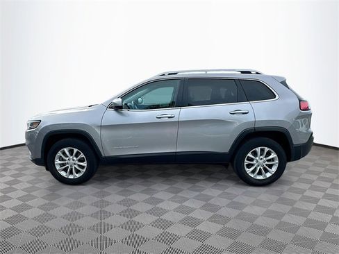 Used 2019 Jeep Cherokee Latitude w/ Cold Weather Group image 4