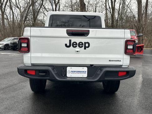 New 2026 Jeep Gladiator Sahara image 15