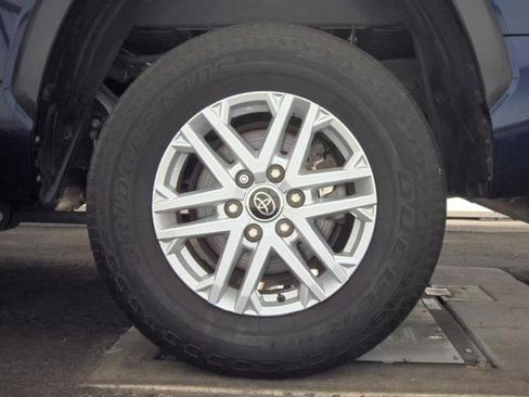 Used 2023 Toyota Tundra SR5 w/ SR5 Convenience Package AWD/4WD image 14