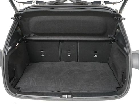 Used 2025 Mercedes-Benz GLA 250 4MATIC image 27