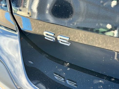 Used 2025 Volkswagen Taos SE image 9