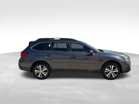 Used 2019 Subaru Outback 2.5i Limited w/ Popular Package #2 AWD/4WD image 2