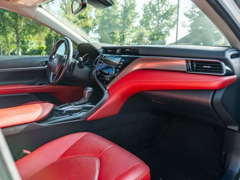 Used 2019 Toyota Camry XSE FWD image 18