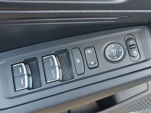 Used 2025 Honda Accord LX image 29