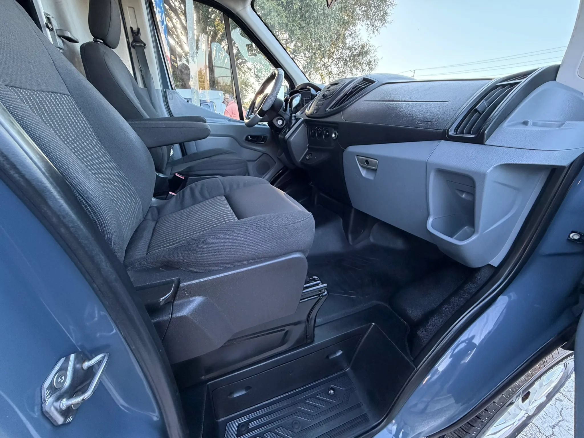 Used 2019 Ford Transit 250 148 High Roof Extended RWD image 15