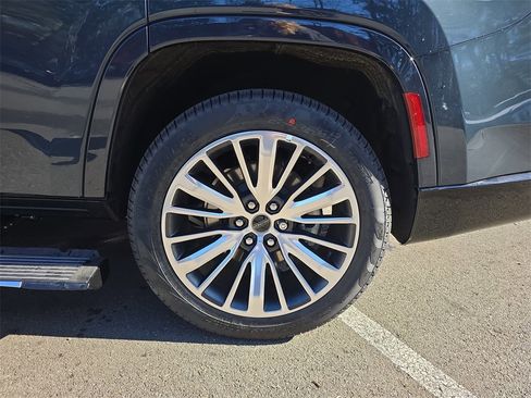 New 2025 Jeep Wagoneer Series II image 36