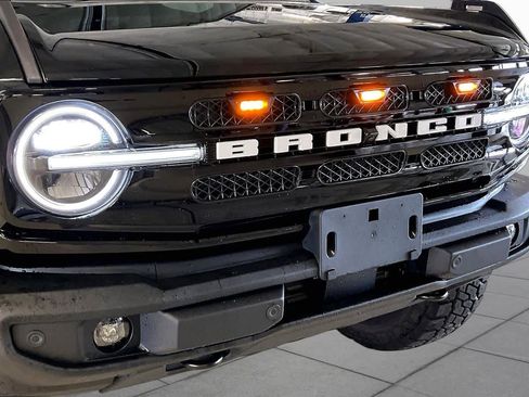 Used 2025 Ford Bronco Outer Banks AWD/4WD image 27