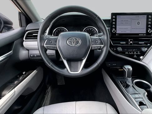 Used 2024 Toyota Camry XLE FWD image 6