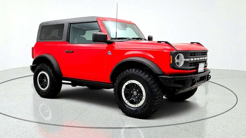 Used 2023 Ford Bronco Black Diamond w/ Sasquatch Package AWD/4WD image 3
