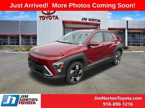 Used 2025 Hyundai Kona SEL AWD/4WD image 2