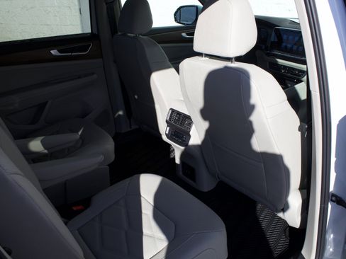 New 2026 Volkswagen Atlas SE image 33
