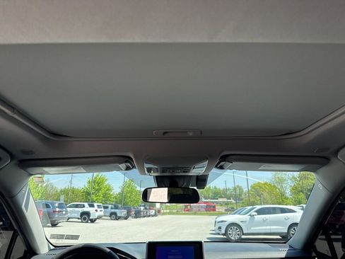 Used 2025 Toyota RAV4 XLE w/ Convenience Package AWD/4WD image 19