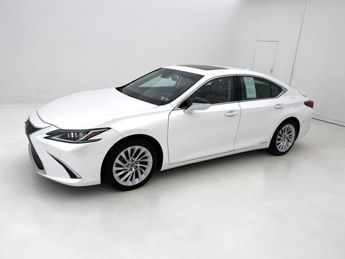 Used 2019 Lexus ES 300h image 5