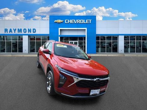 New 2026 Chevrolet Trax LT w/ LT Convenience Package FWD image 10
