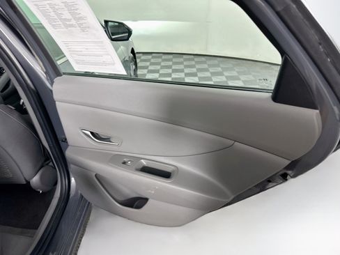 Used 2025 Hyundai Elantra SEL FWD image 29