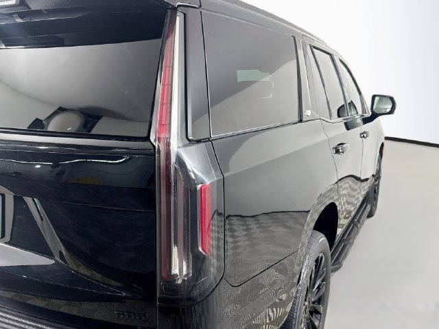 Used 2023 Cadillac Escalade Premium Luxury RWD image 33