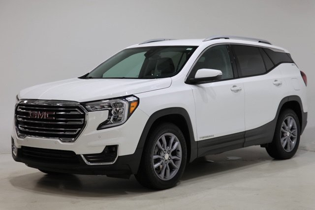 Used 2023 GMC Terrain SLT w/ Tech Package AWD/4WD image 3