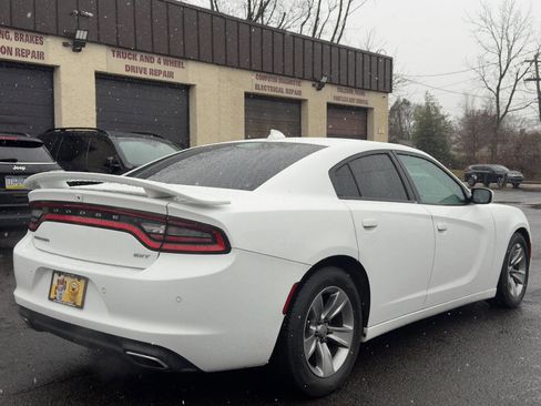 Used 2015 Dodge Charger SXT w/ Driver Confidence Group image 6